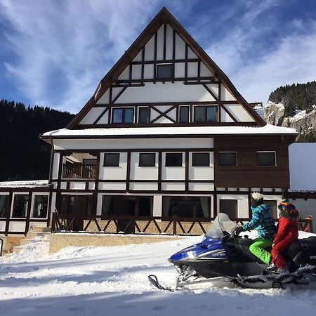 Hotel Chalet Alpina Moroeni Exterior foto